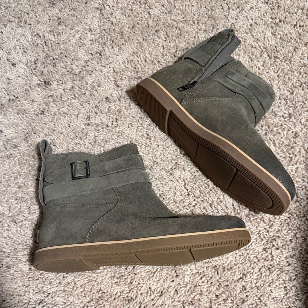Women's Ugg Suede Ankle Boots - Olive Green